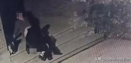 做鬼脸吃瓜完整版视频,吃瓜群众笑翻天！