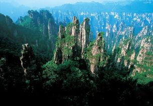 张家界订婚吃瓜视频曝光,甜蜜瞬间引发网友热议