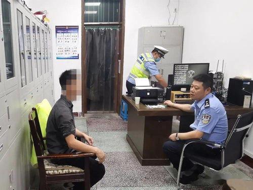 民警调解吃瓜完整视频,化解邻里纠纷，和谐社区共建