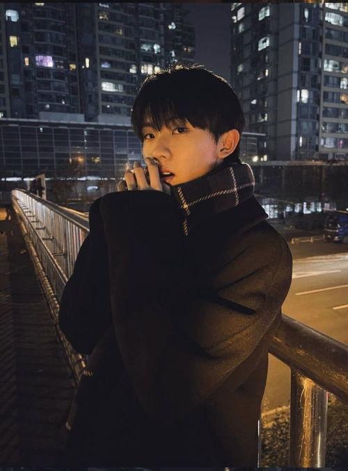 马嘉祺搞笑吃瓜视频